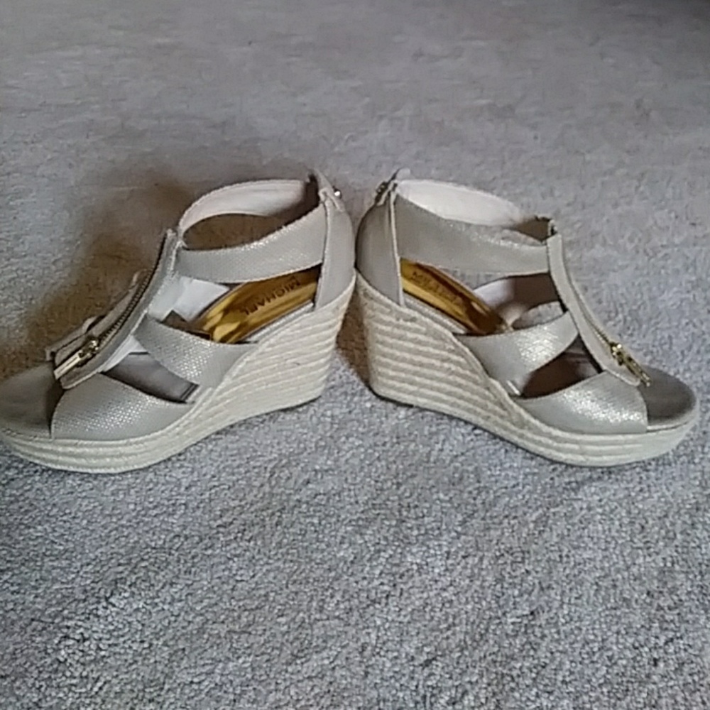 Michael kors gold sandles